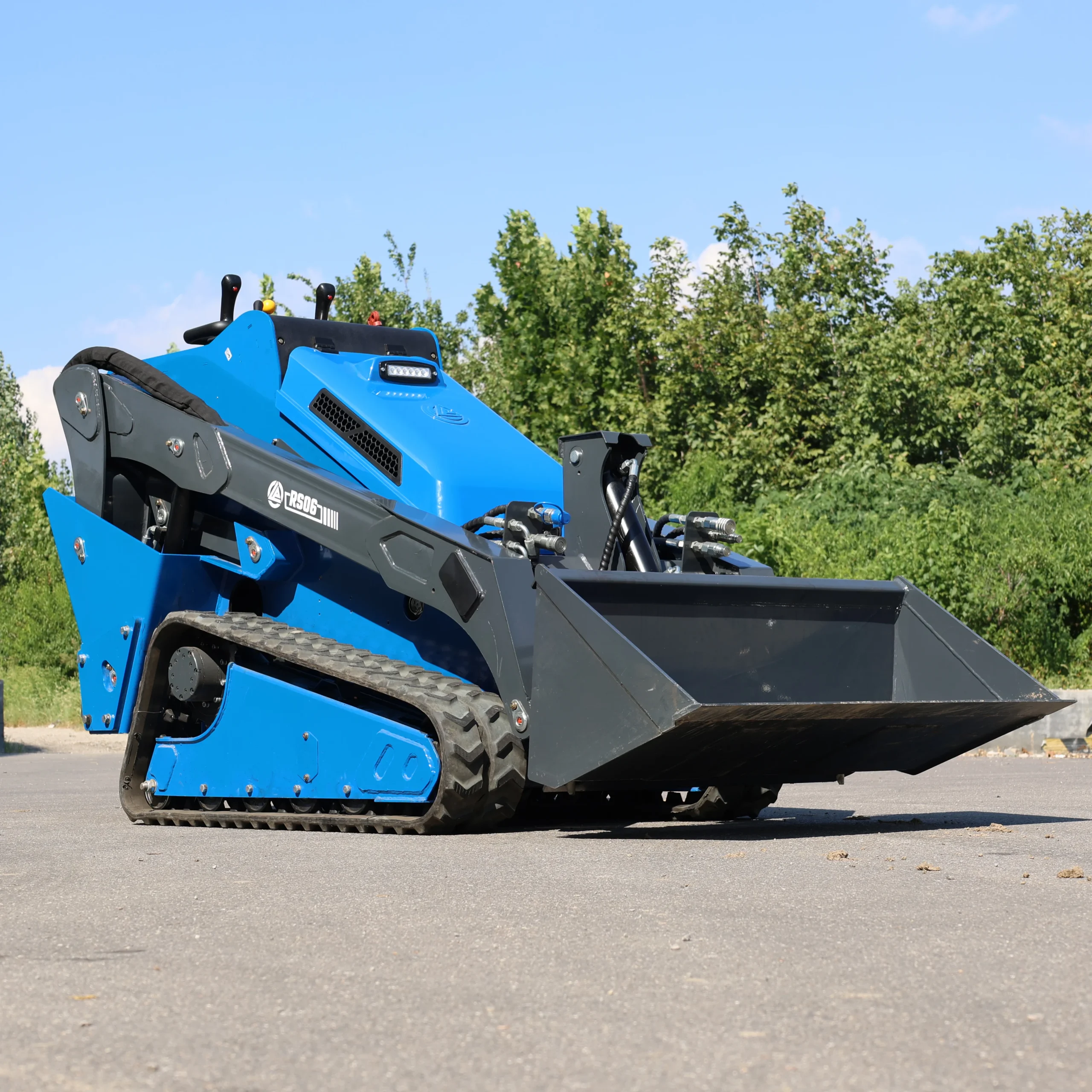 The 2025 Definitive Buyer's Guide to Skid Steer Loaders: New vs. Used and Hidden Costs